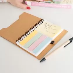 Caderno com Capa de Papelão e Caneta Personalizado