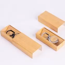 Chaveiro de Metal com detalhes em Bambu Personalizado