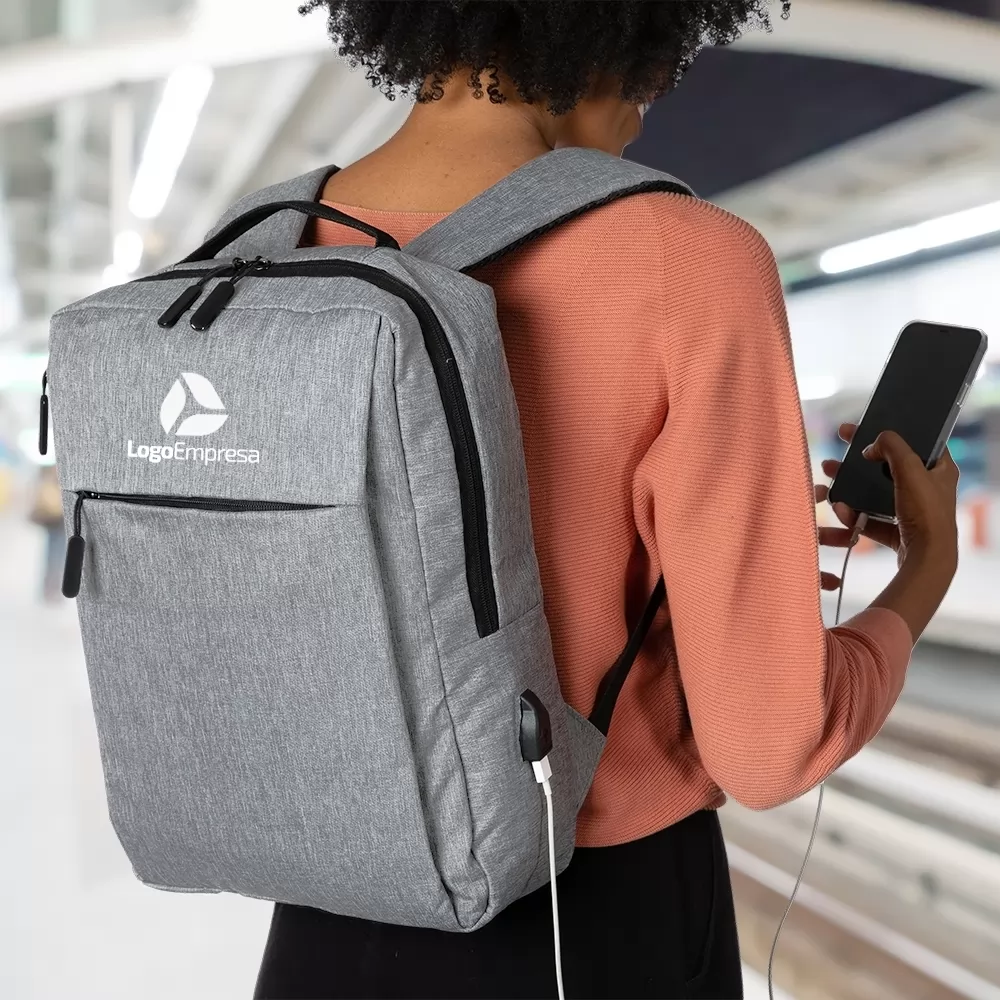 Mochila de Nylon 31L USB Personalizada