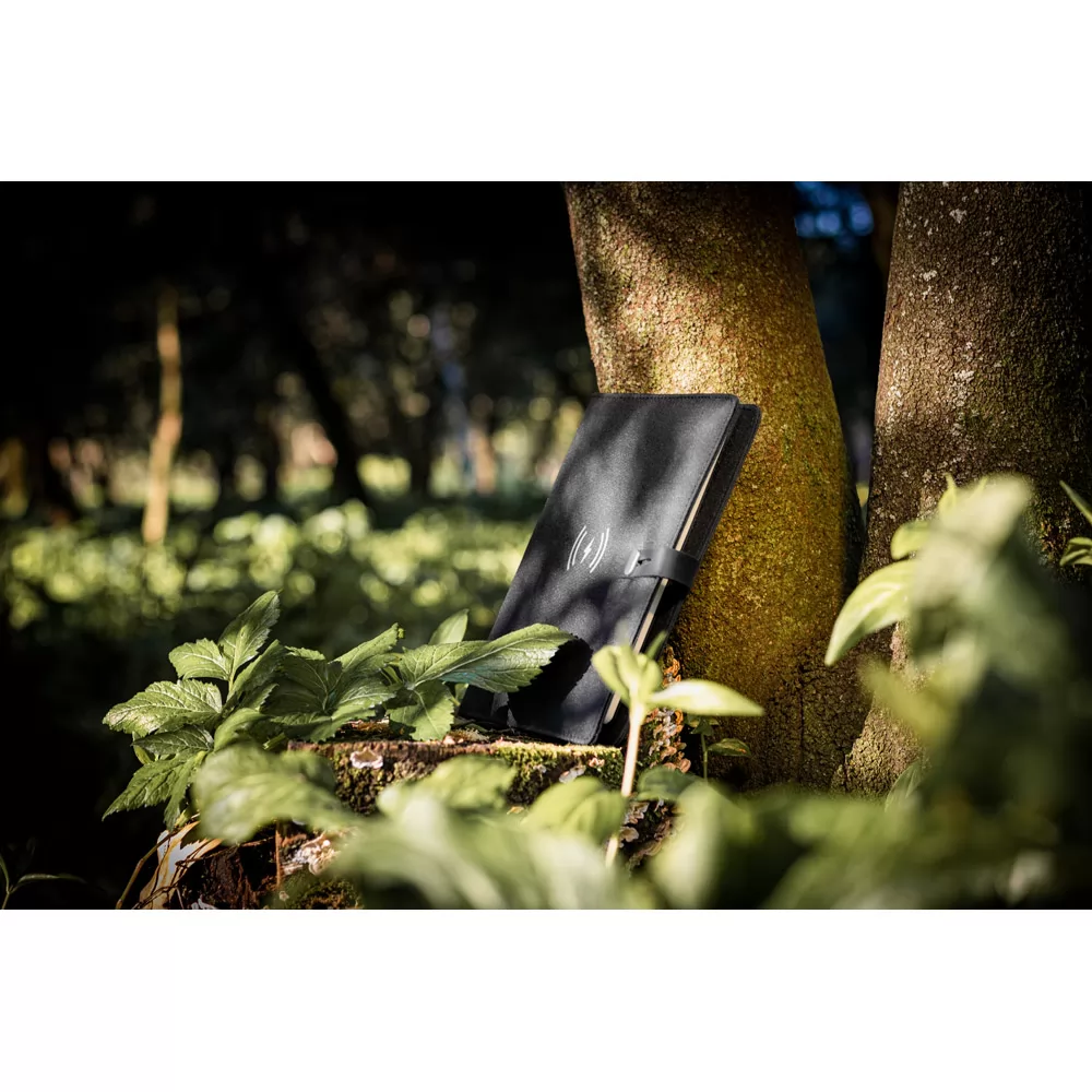 Pasta A5 em 300D rPET com carregador wireless embutido Personalizada